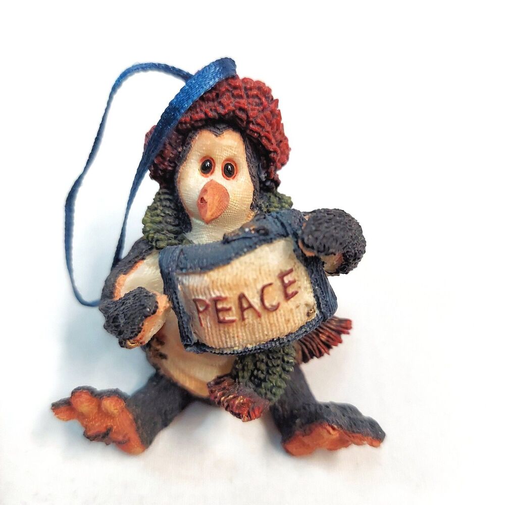 Widdle Coldfin...Peace-Boyds Bears Resin Ornament #25804 The Wee Folkstones